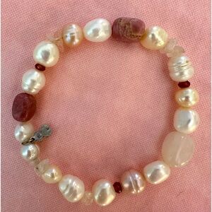 TOUS Pearls bracelet in sterling silver, pearls, garnets and rhodonites